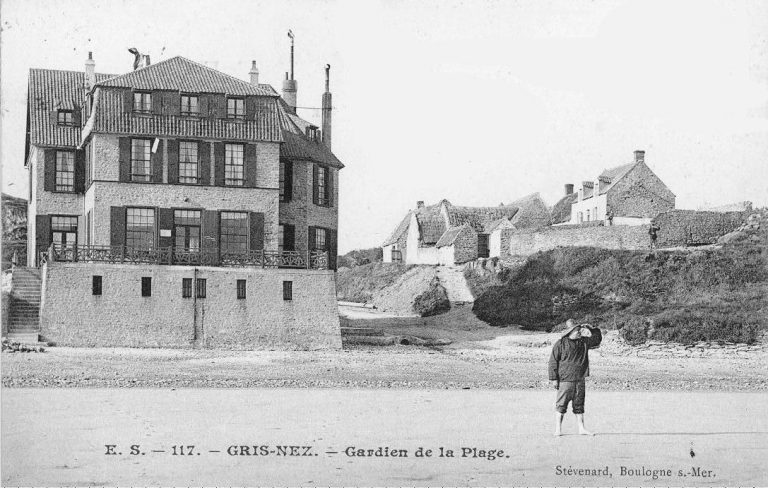Le gardien de la plage du Cap Gris Nez